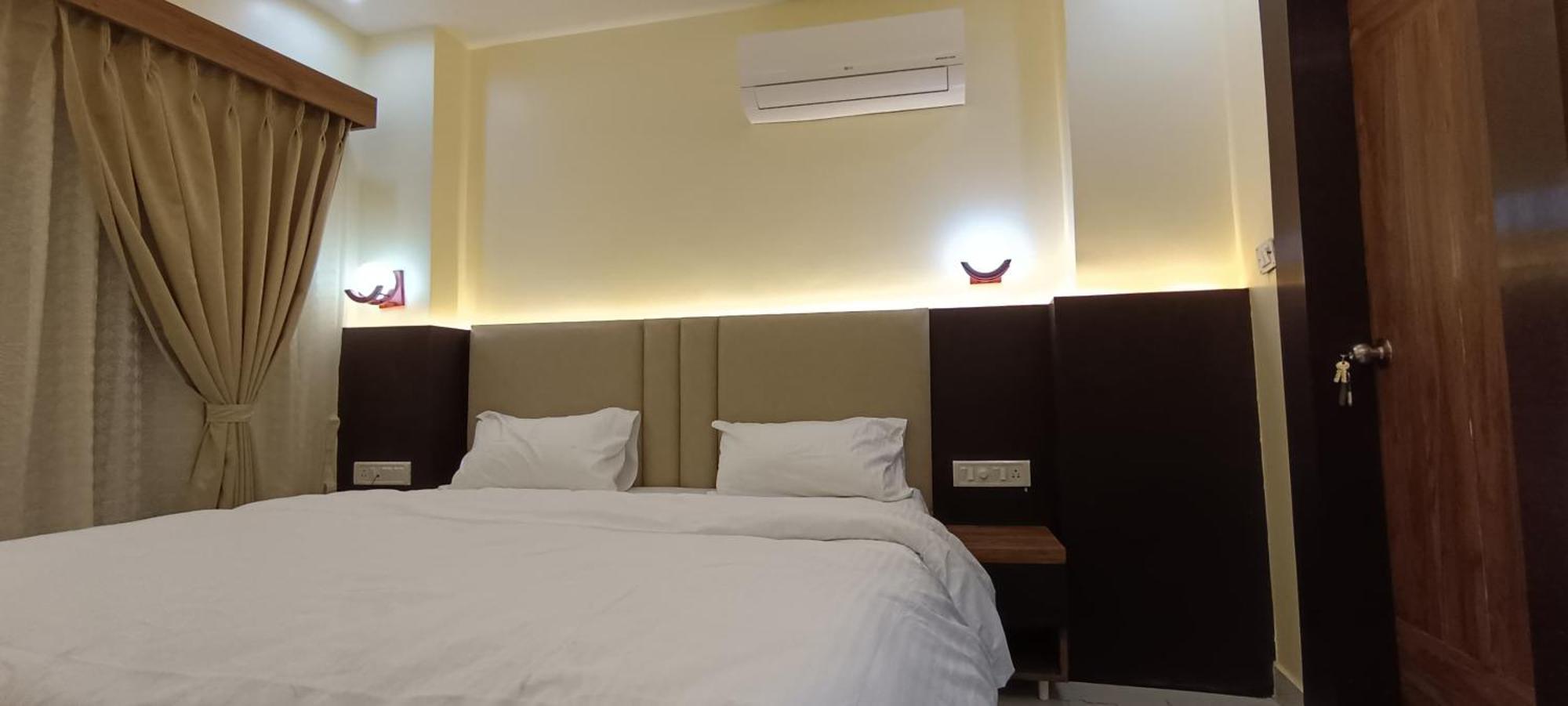 The Banaras Hotel バラナシ エクステリア 写真