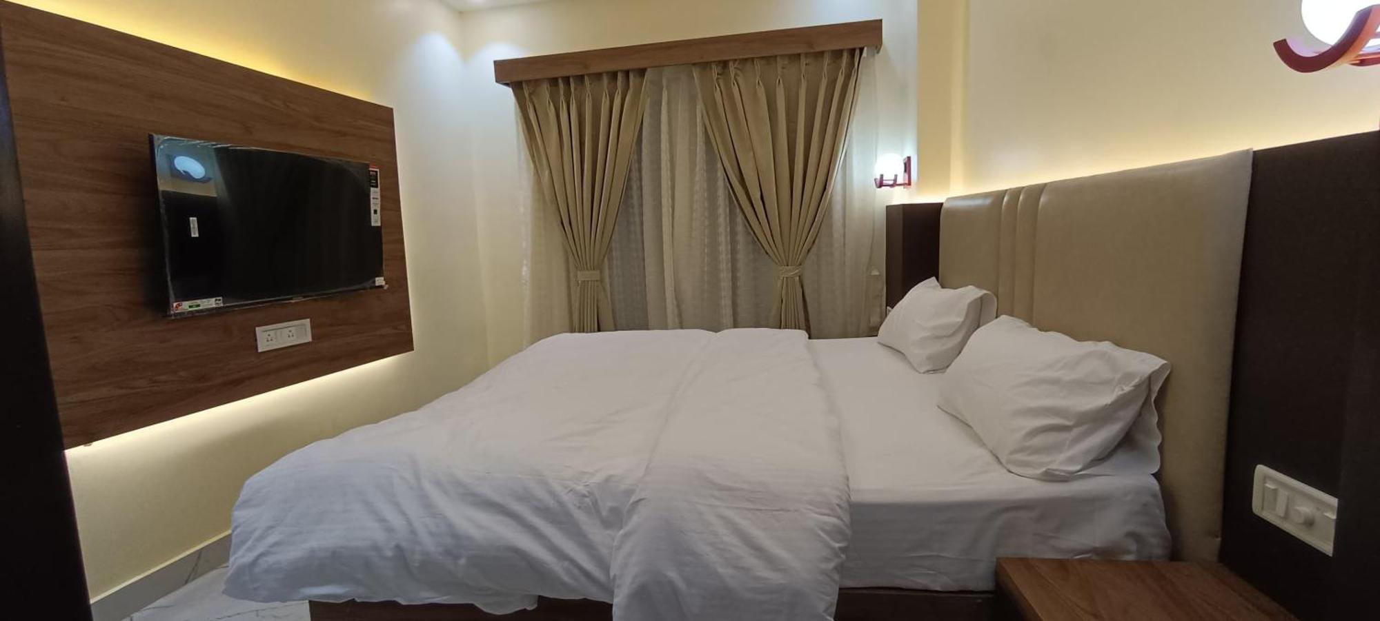 The Banaras Hotel バラナシ エクステリア 写真